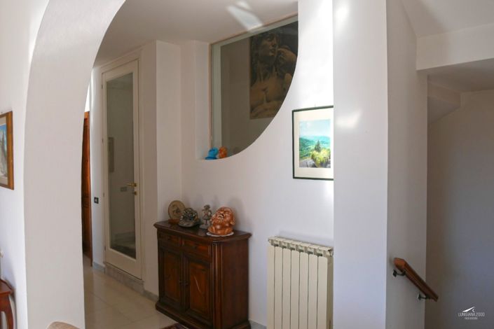 Image No.13-3 Bed Property for sale