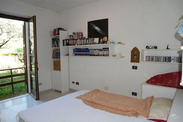 Image No.20-3 Bed Property for sale