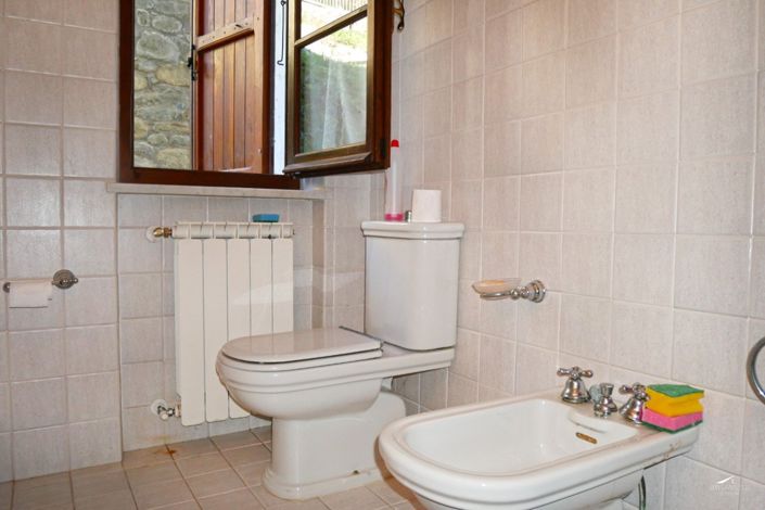 Image No.24-3 Bed Property for sale