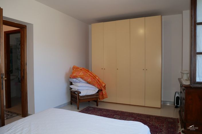 Image No.27-3 Bed Property for sale