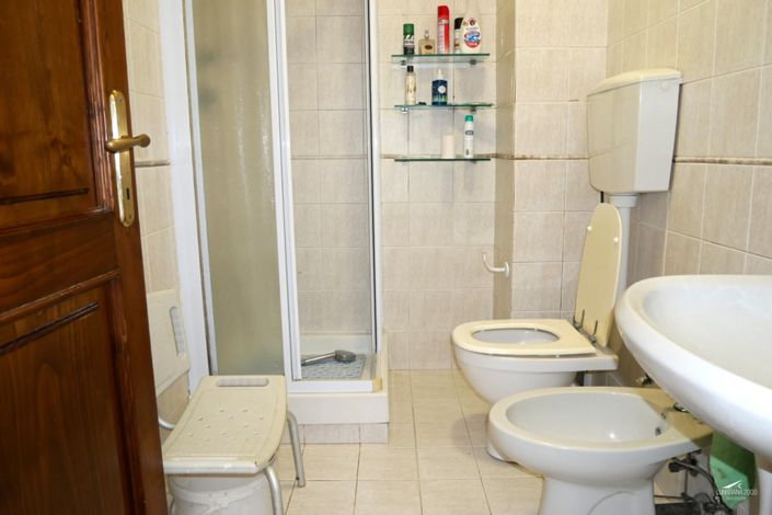 Image No.38-3 Bed Property for sale