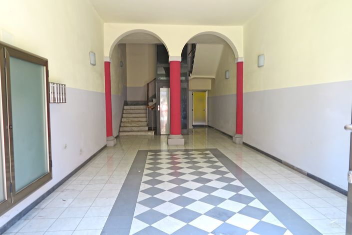Image No.1-4 Bed Apartment for sale
