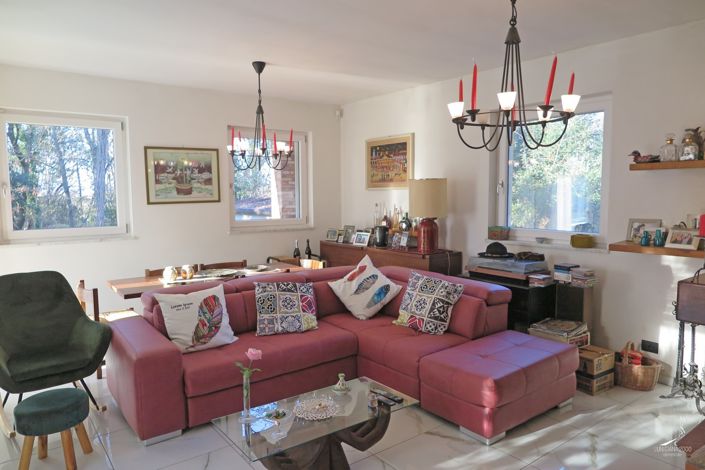 Image No.11-3 Bed Property for sale