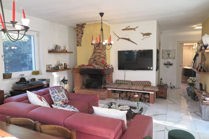 Image No.13-3 Bed Property for sale