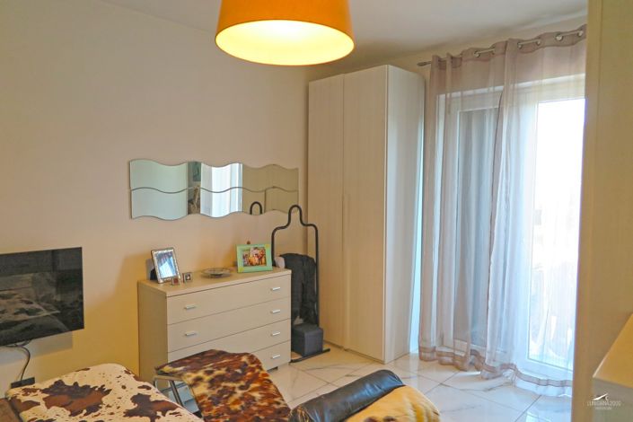 Image No.16-3 Bed Property for sale