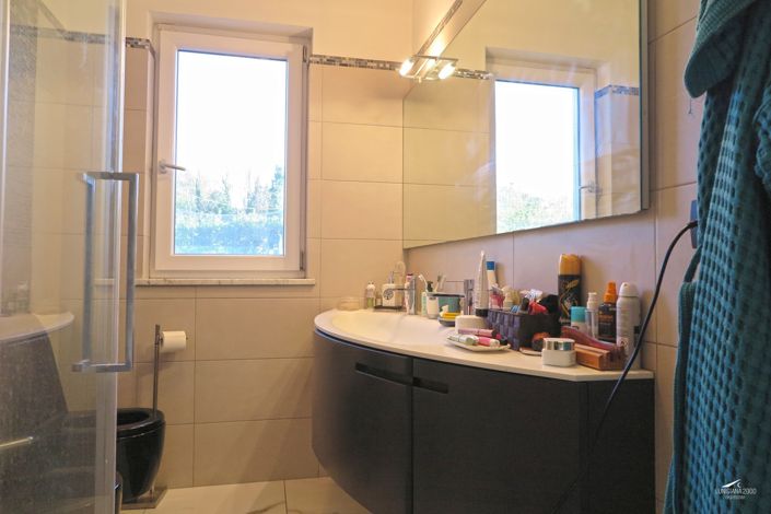 Image No.23-3 Bed Property for sale