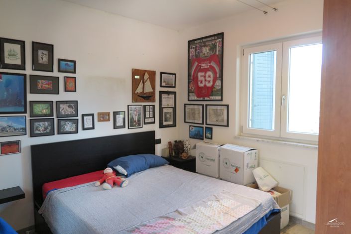 Image No.27-3 Bed Property for sale