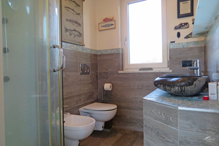 Image No.30-3 Bed Property for sale