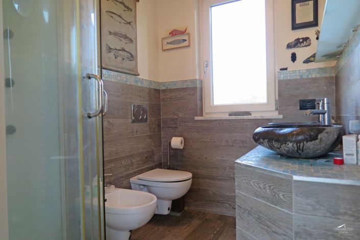 Image No.30-3 Bed Property for sale