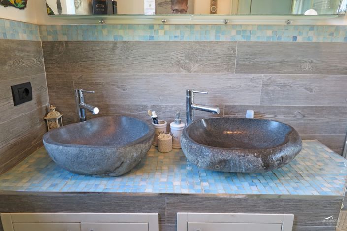 Image No.32-3 Bed Property for sale