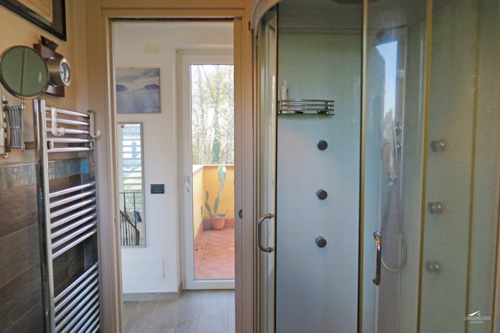 Image No.33-3 Bed Property for sale