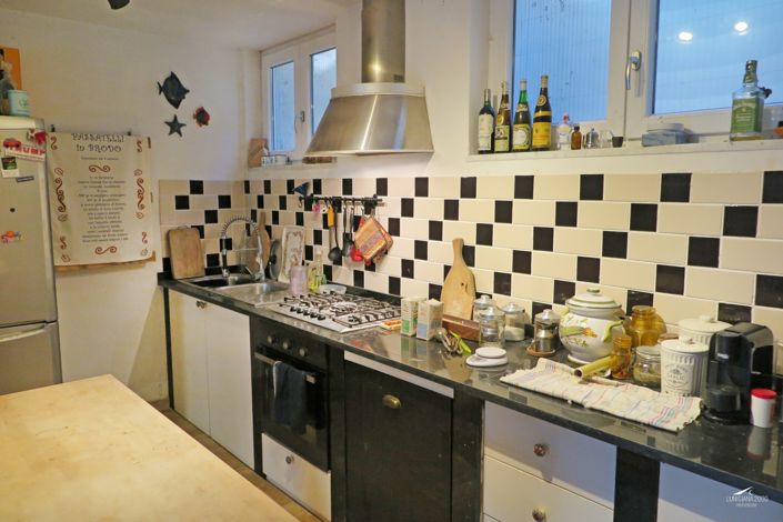 Image No.38-3 Bed Property for sale