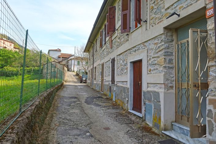 Image No.2-3 Bed Property for sale