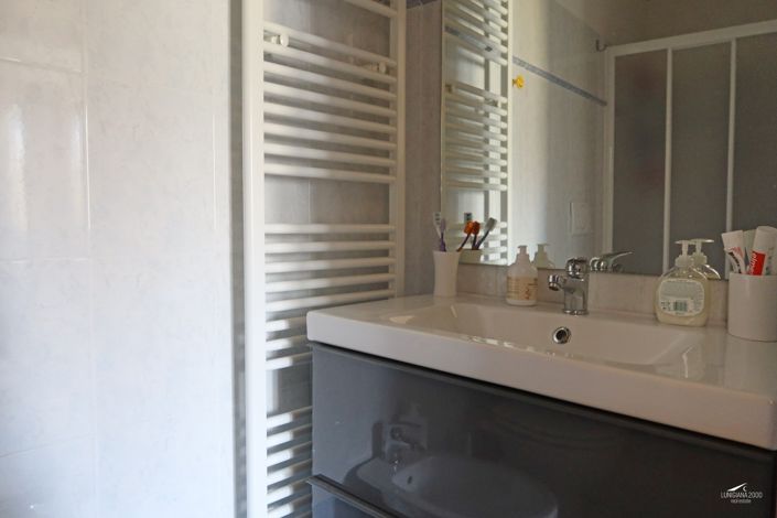 Image No.25-3 Bed Property for sale