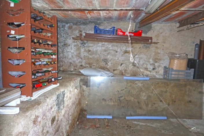 Image No.28-3 Bed Property for sale