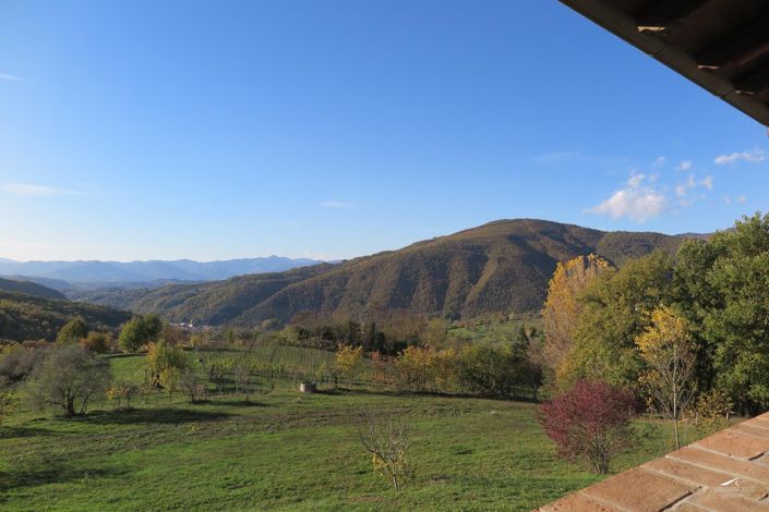 Image No.11-3 Bed Farmhouse for sale