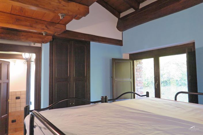 Image No.36-3 Bed Farmhouse for sale