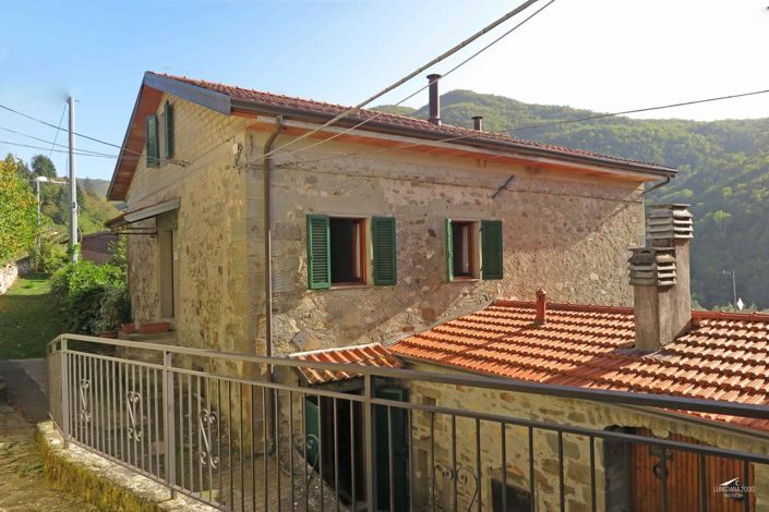 Image No.1-Propriété de 3 chambres à vendre à Minucciano