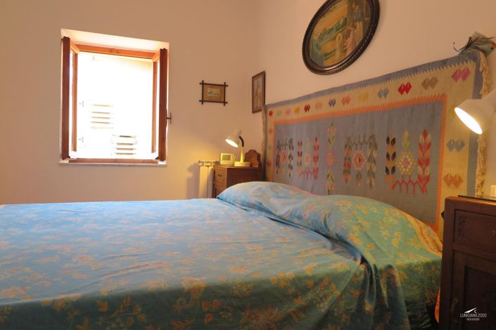 Image No.11-3 Bed Property for sale