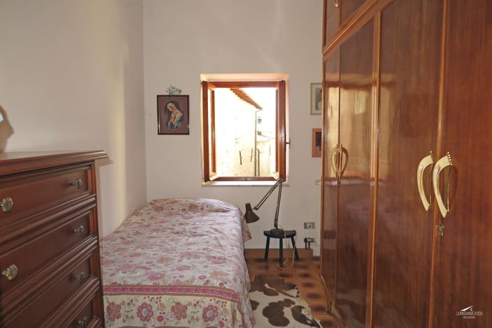 Image No.13-3 Bed Property for sale