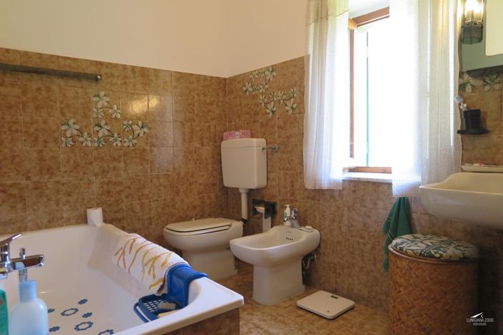 Image No.14-3 Bed Property for sale