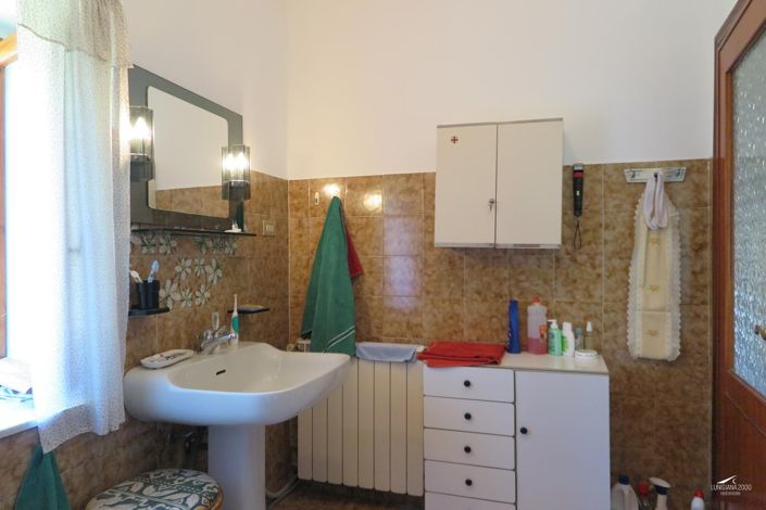 Image No.15-3 Bed Property for sale