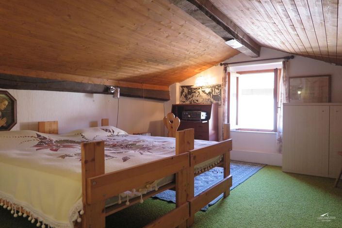 Image No.19-3 Bed Property for sale