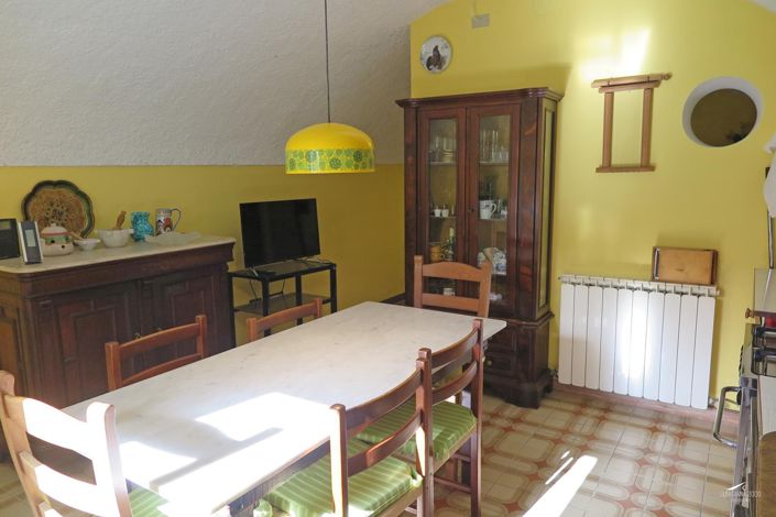 Image No.27-3 Bed Property for sale