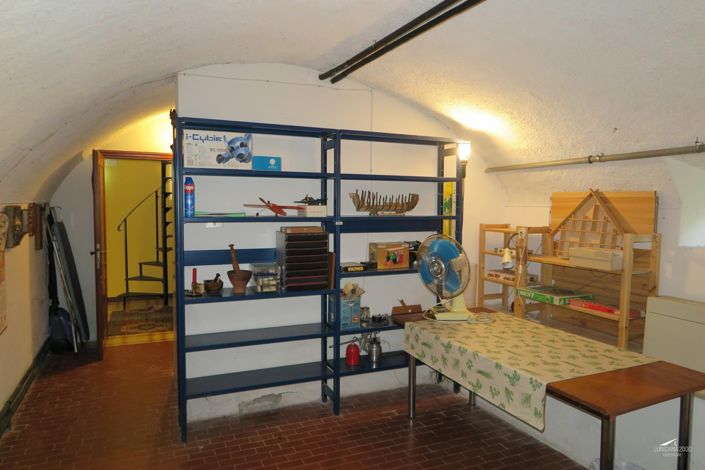 Image No.29-3 Bed Property for sale