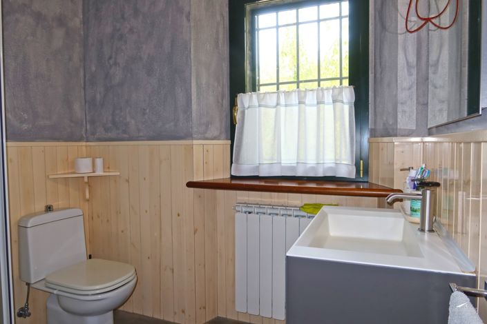 Image No.23-3 Bed Property for sale