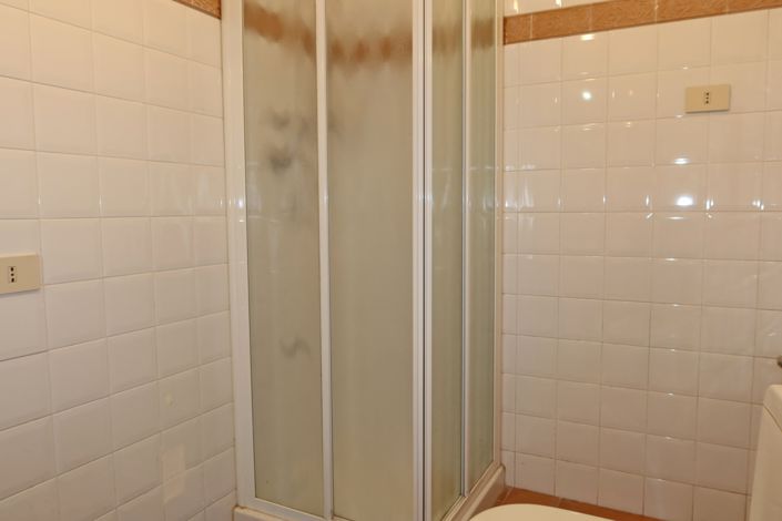 Image No.50-3 Bed Property for sale