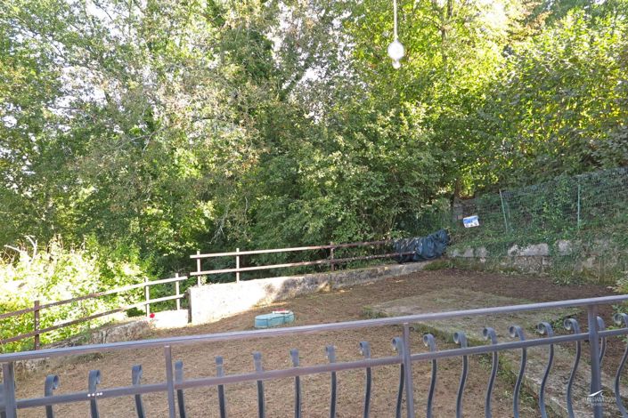 Image No.12-2 Bed Property for sale