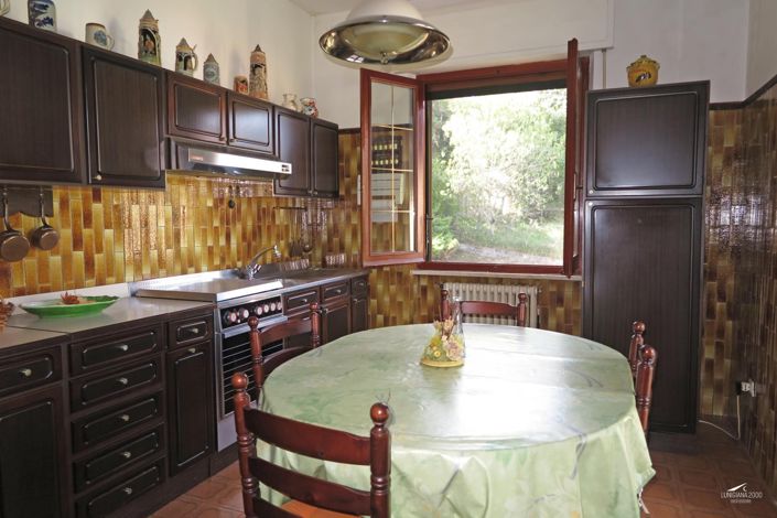 Image No.15-2 Bed Property for sale