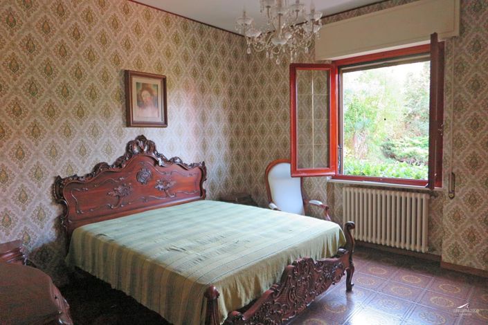 Image No.17-2 Bed Property for sale