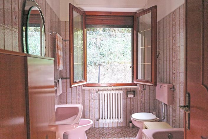 Image No.29-2 Bed Property for sale