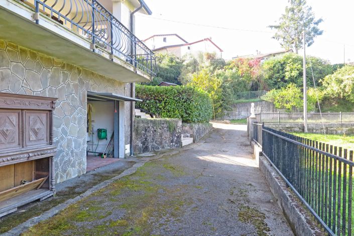 Image No.33-2 Bed Property for sale