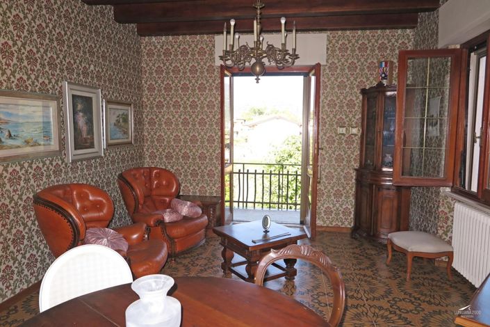 Image No.9-2 Bed Property for sale