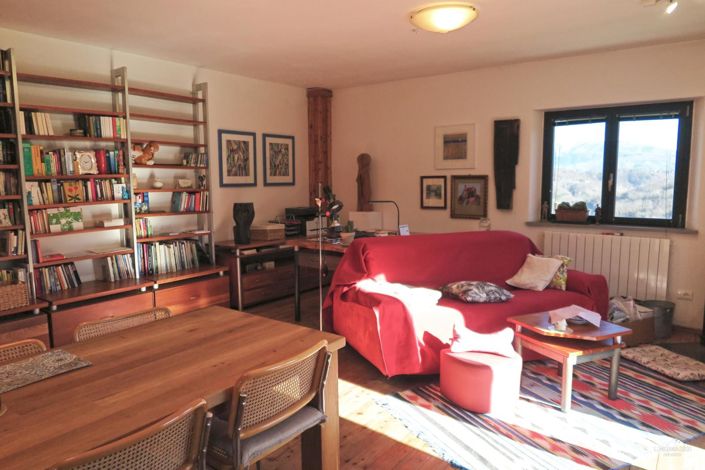 Image No.11-2 Bed Property for sale