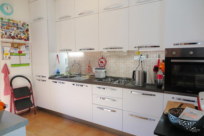 Image No.15-2 Bed Property for sale