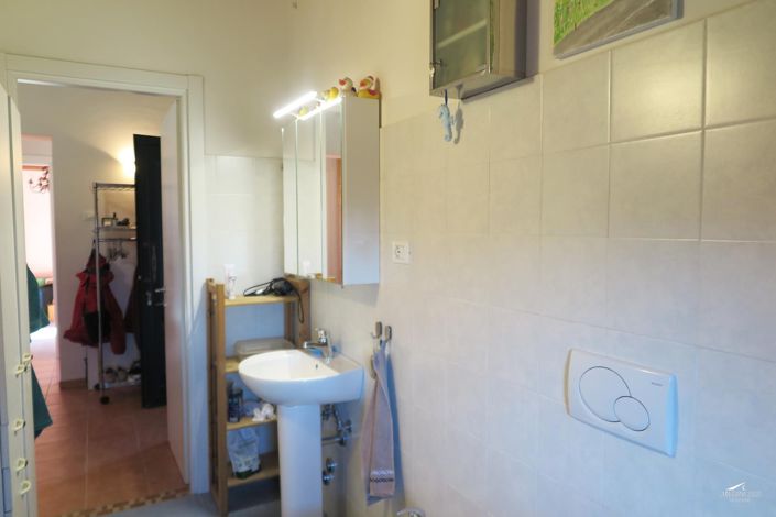 Image No.32-2 Bed Property for sale