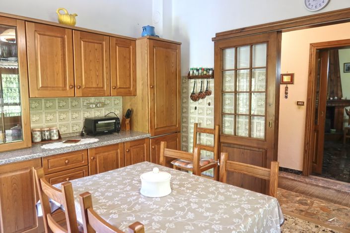 Image No.14-3 Bed Apartment for sale