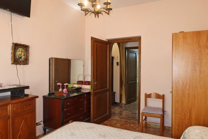 Image No.24-3 Bed Apartment for sale