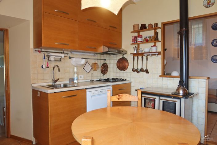 Image No.12-2 Bed Property for sale