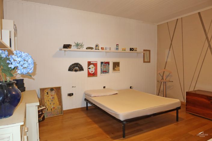 Image No.18-2 Bed Property for sale