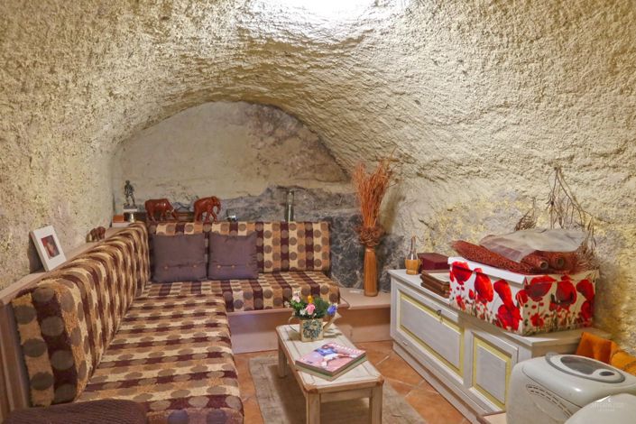 Image No.27-2 Bed Property for sale