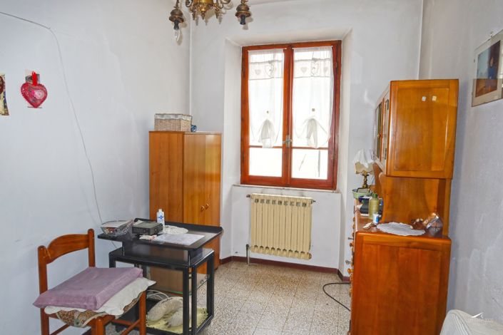 Image No.12-3 Bed Property for sale