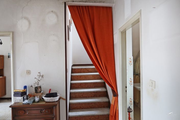 Image No.19-3 Bed Property for sale