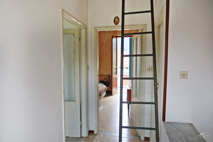 Image No.21-3 Bed Property for sale