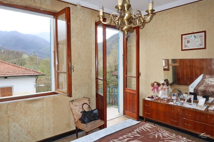 Image No.29-3 Bed Property for sale