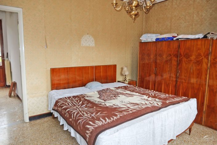 Image No.31-3 Bed Property for sale